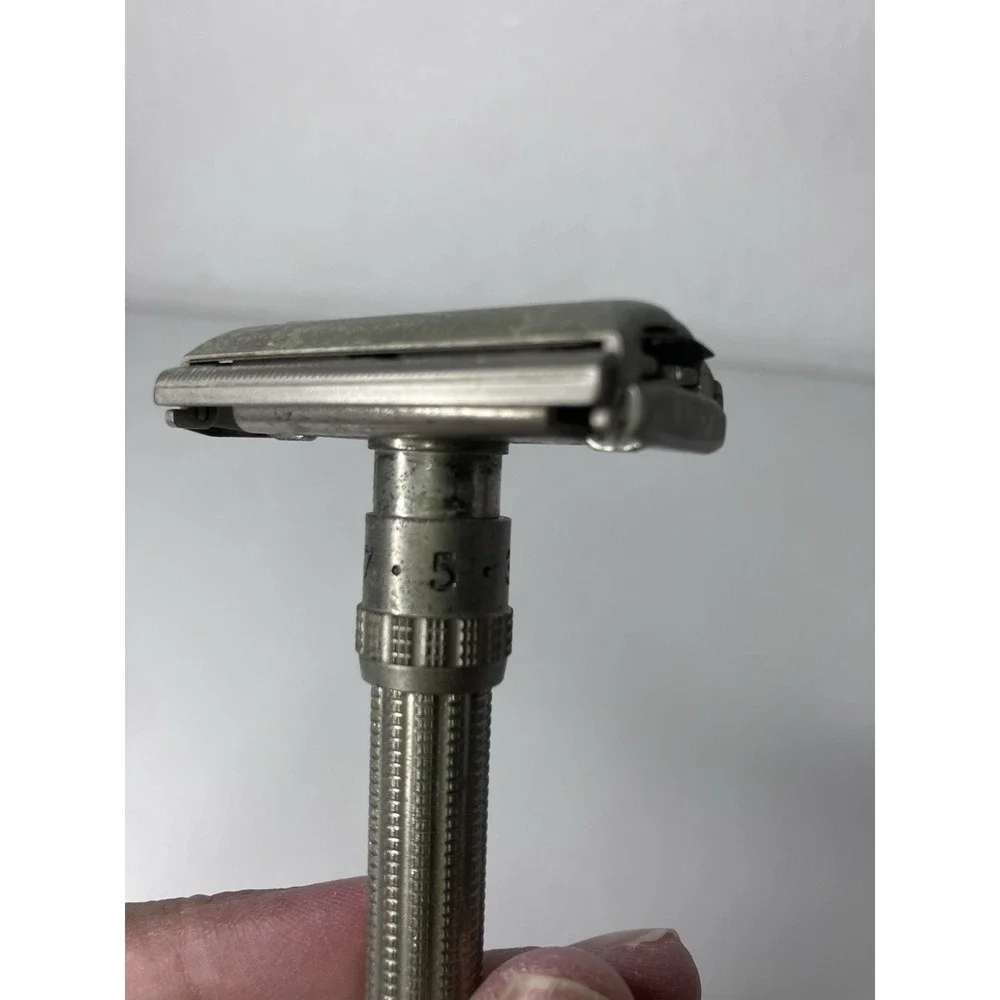Vintage 1962 Gillette Slim Adjustable Safety Razor H2 TTO Double Edge USA